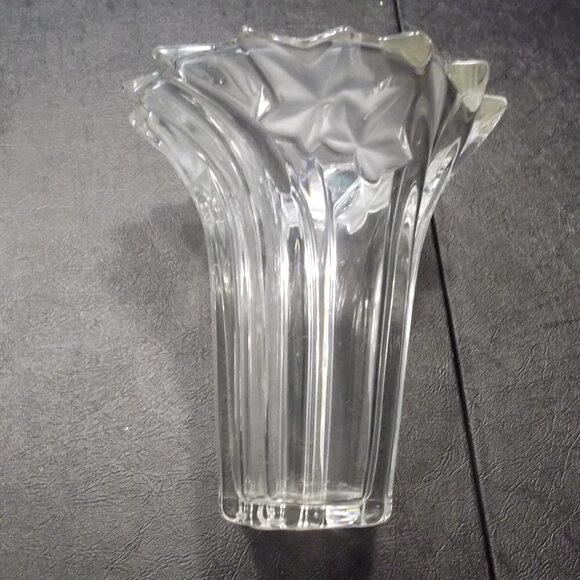 𝅺Crystal Parisian Ivy Swirl Vase - Picture 1 of 4